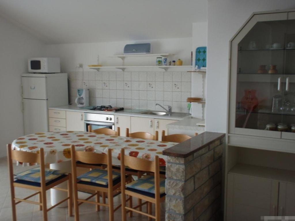 Apartment In Kukljica With Sea View, Terrace, Air Conditioning, Wi-Fi Exterior foto